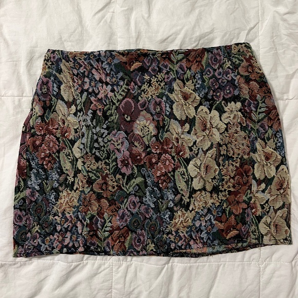 vintage looking skirt - Picture 1 of 3
